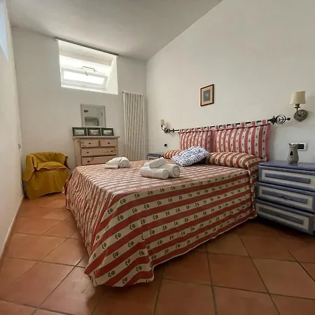 House On The Curve, Capri Apartment *